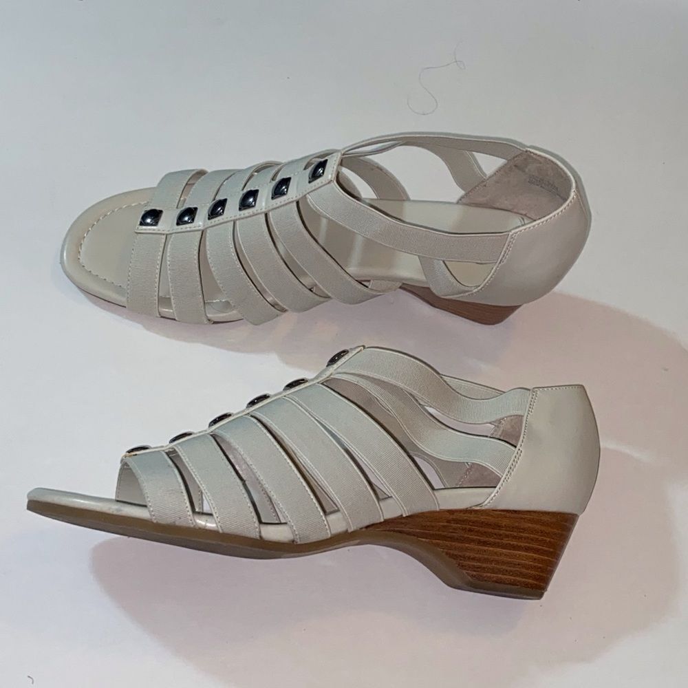 Bella Vita Elegant Light Gray Elastic Strappy Wedge Sandals Size 9.5